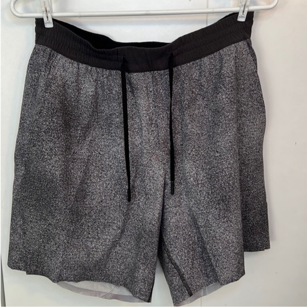 Men's Lululemon Channel Cross Short 7" - Size Medium